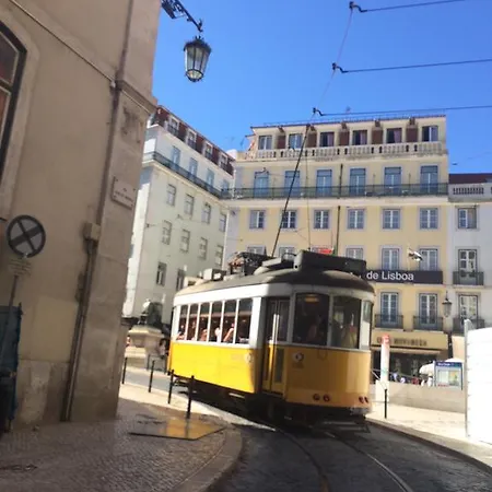 Lägenhet Martires Da Patria Lisboa