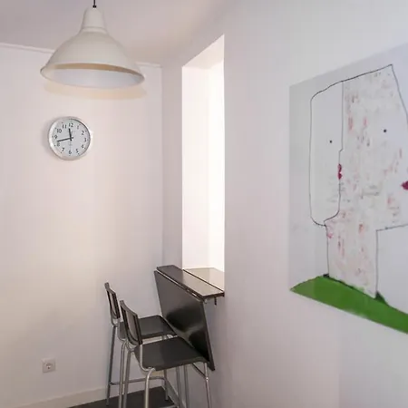 Apartment Martires Da Patria Lissabon